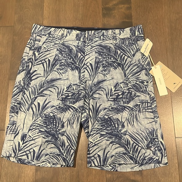 Tommy Bahama Stretch Shorts - Picture 2 of 4